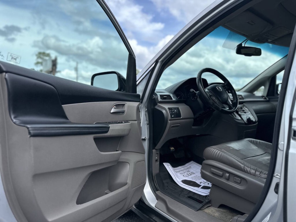 2011 Honda Odyssey Image 7
