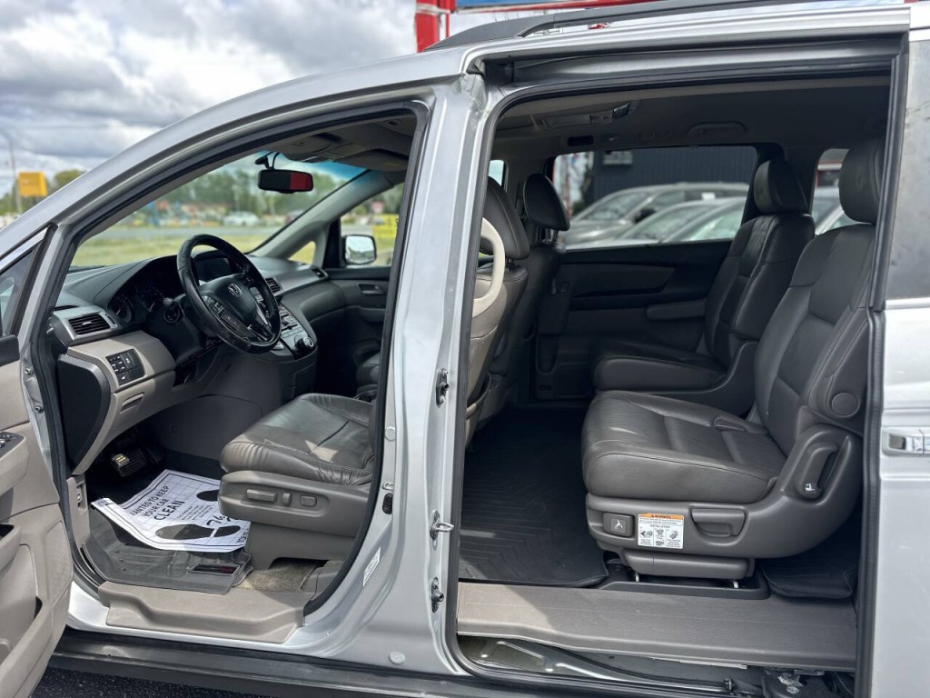 2011 Honda Odyssey Image 9