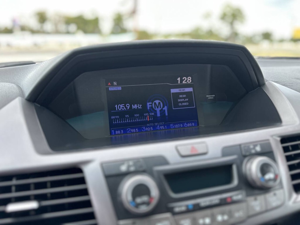 2011 Honda Odyssey Image 17