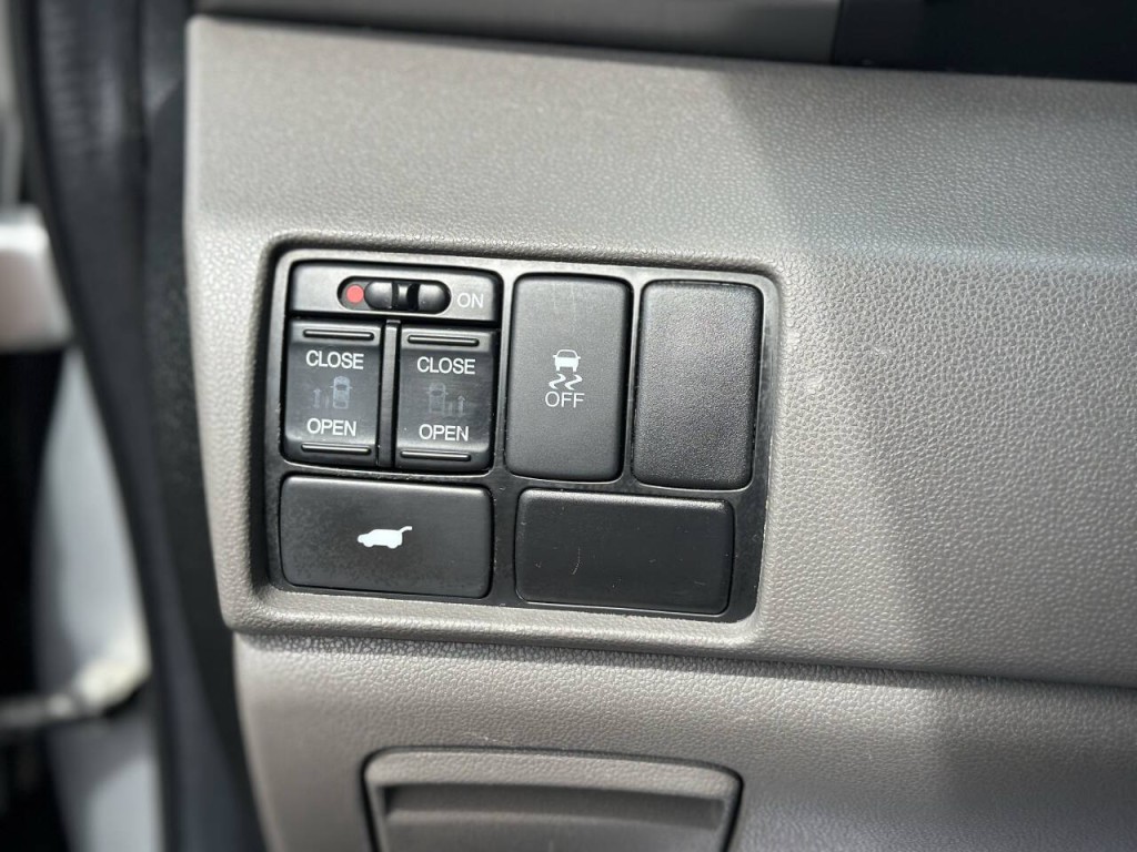 2011 Honda Odyssey Image 20