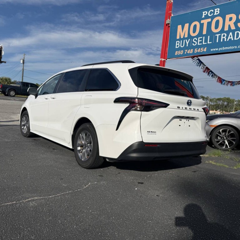 2023 Toyota Sienna Image 4