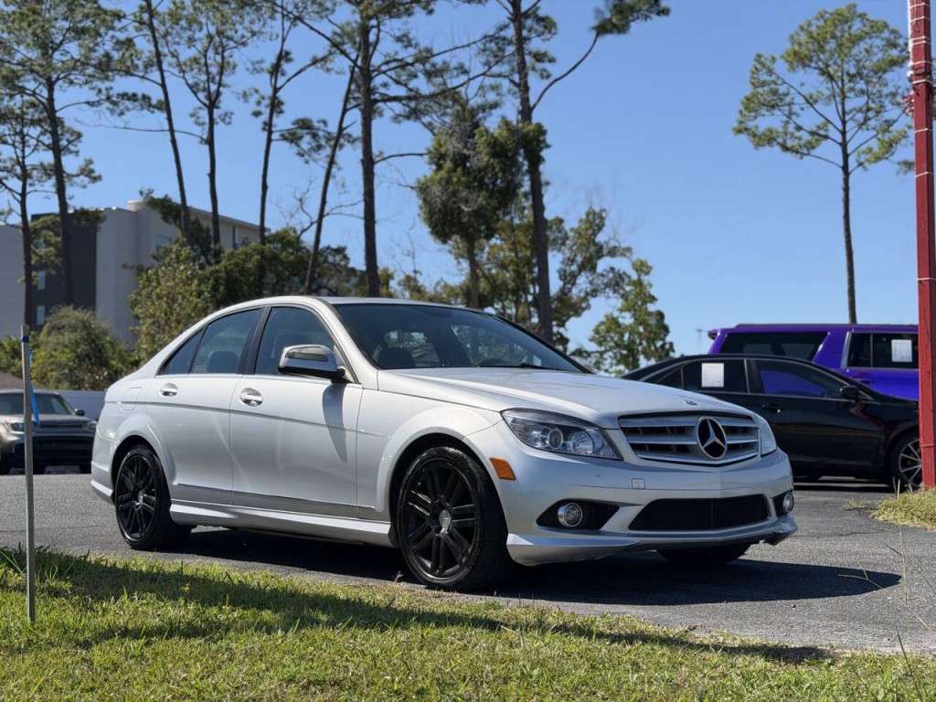 2008 Mercedes-Benz C-Class Image 3