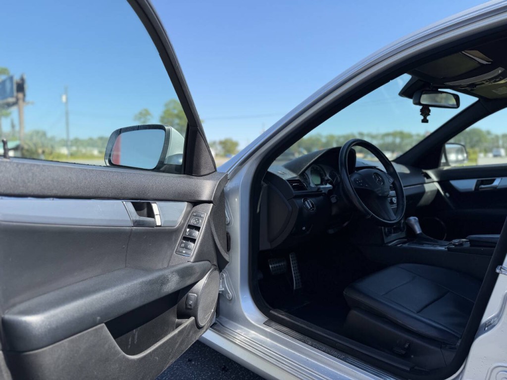 2008 Mercedes-Benz C-Class Image 7
