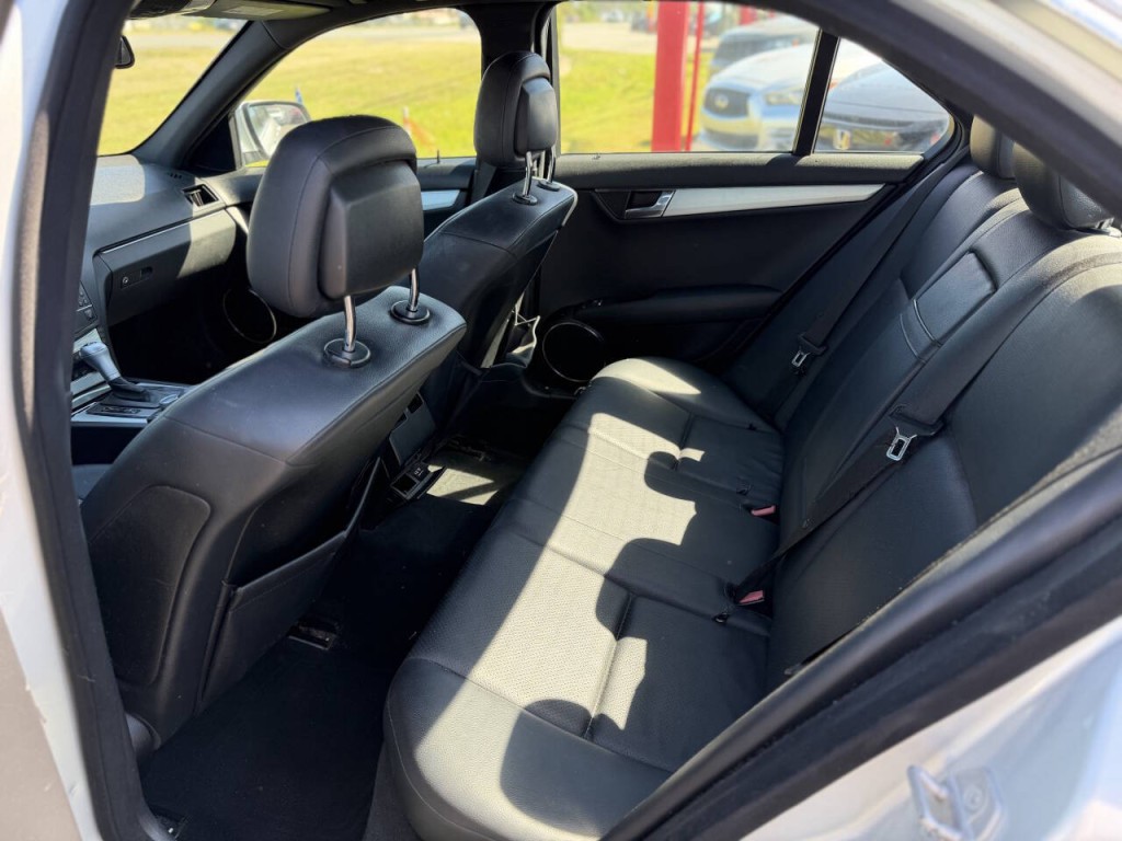 2008 Mercedes-Benz C-Class Image 9