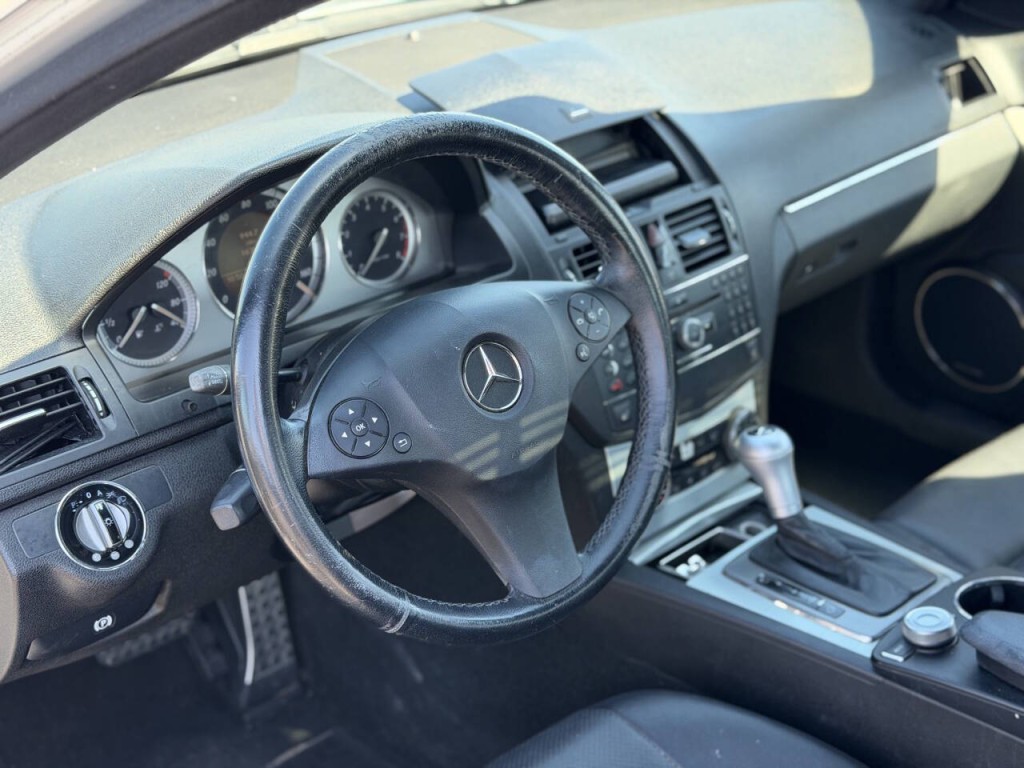 2008 Mercedes-Benz C-Class Image 11