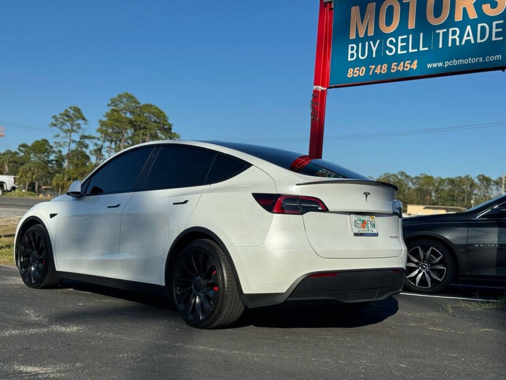 2022 Tesla Model Y Image 4