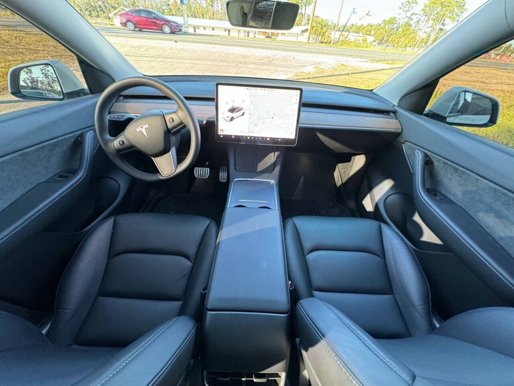 2022 Tesla Model Y Image 9
