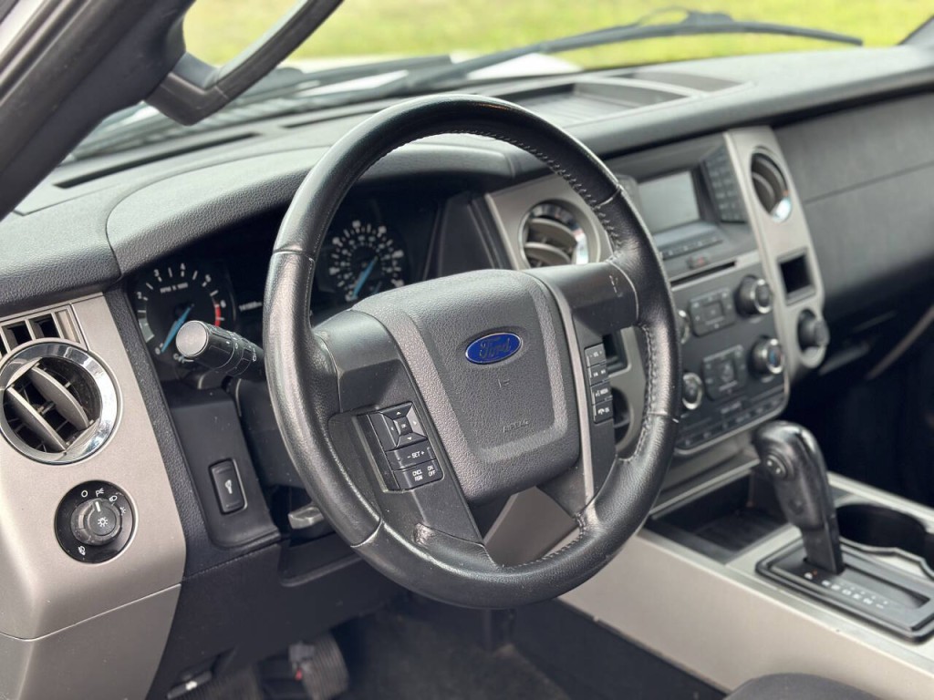 2016 Ford Expedition Image 12