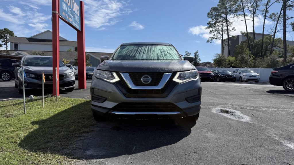 2018 Nissan Rogue Image 2