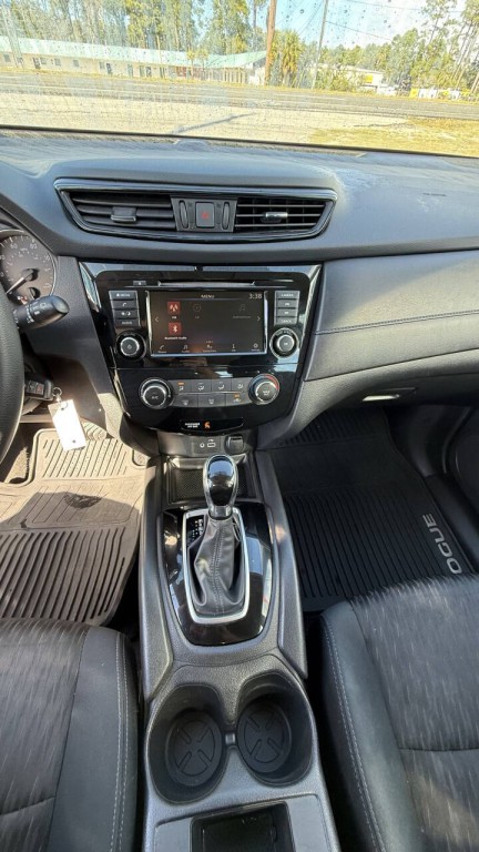 2018 Nissan Rogue Image 9