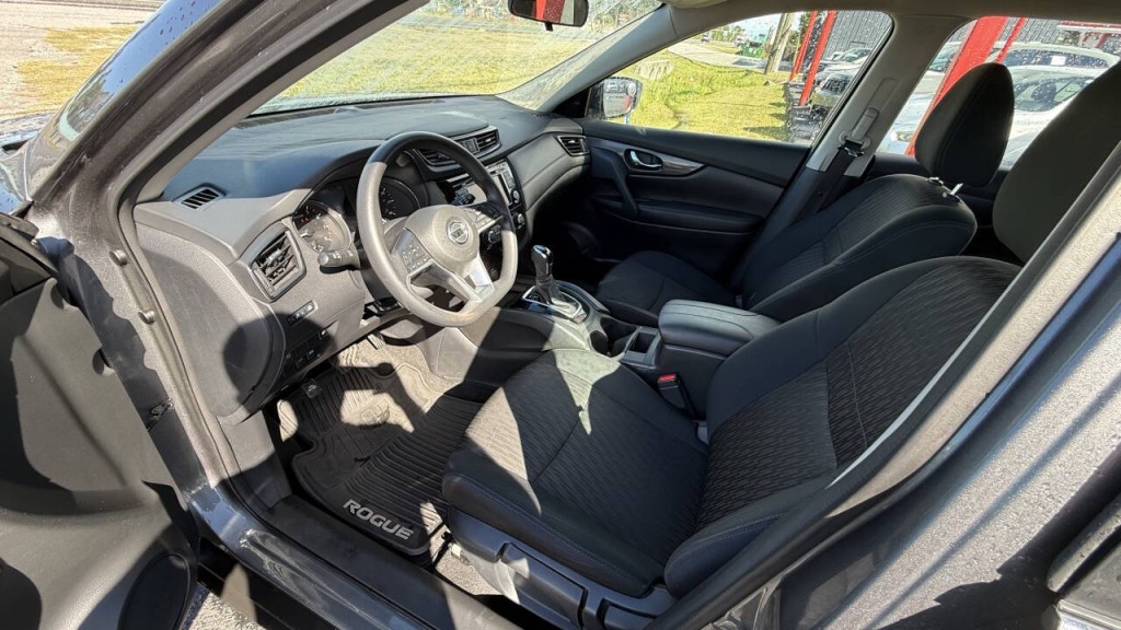 2018 Nissan Rogue Image 11