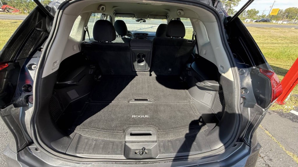 2018 Nissan Rogue Image 12