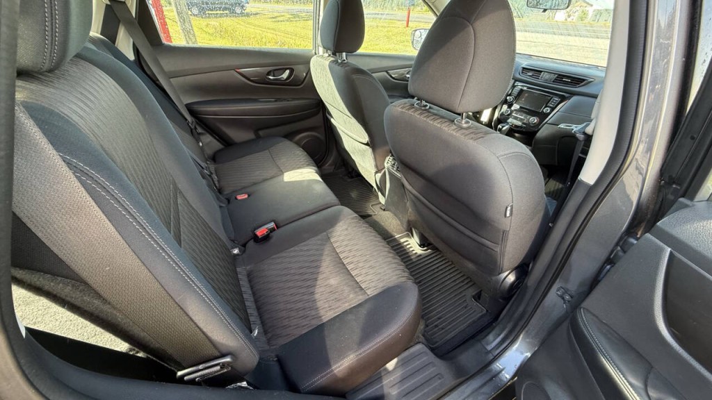 2018 Nissan Rogue Image 14