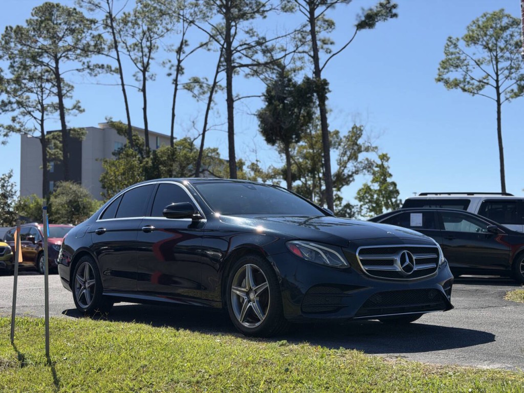 2017 Mercedes-Benz E-Class Image 3