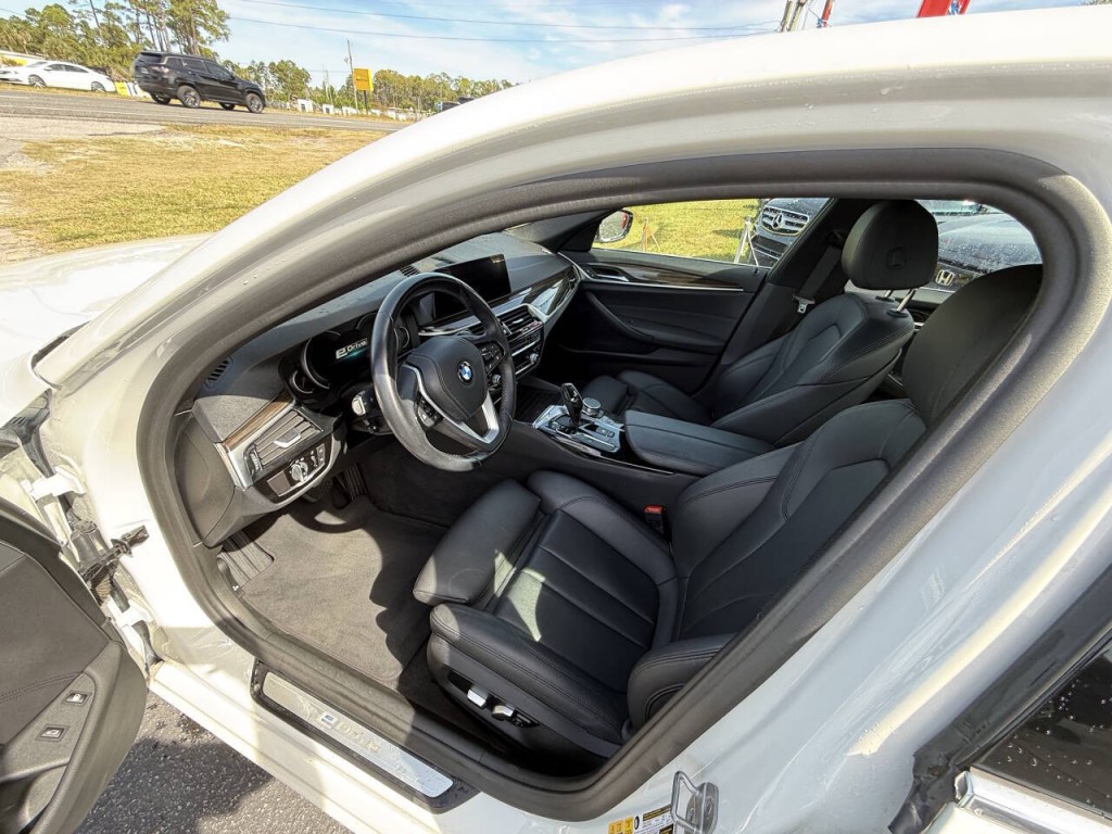 2019 BMW 5 Series Image 12