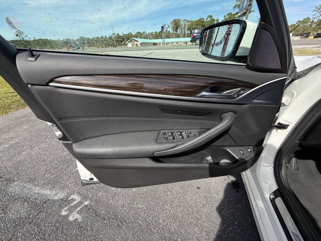 2019 BMW 5 Series Image 14