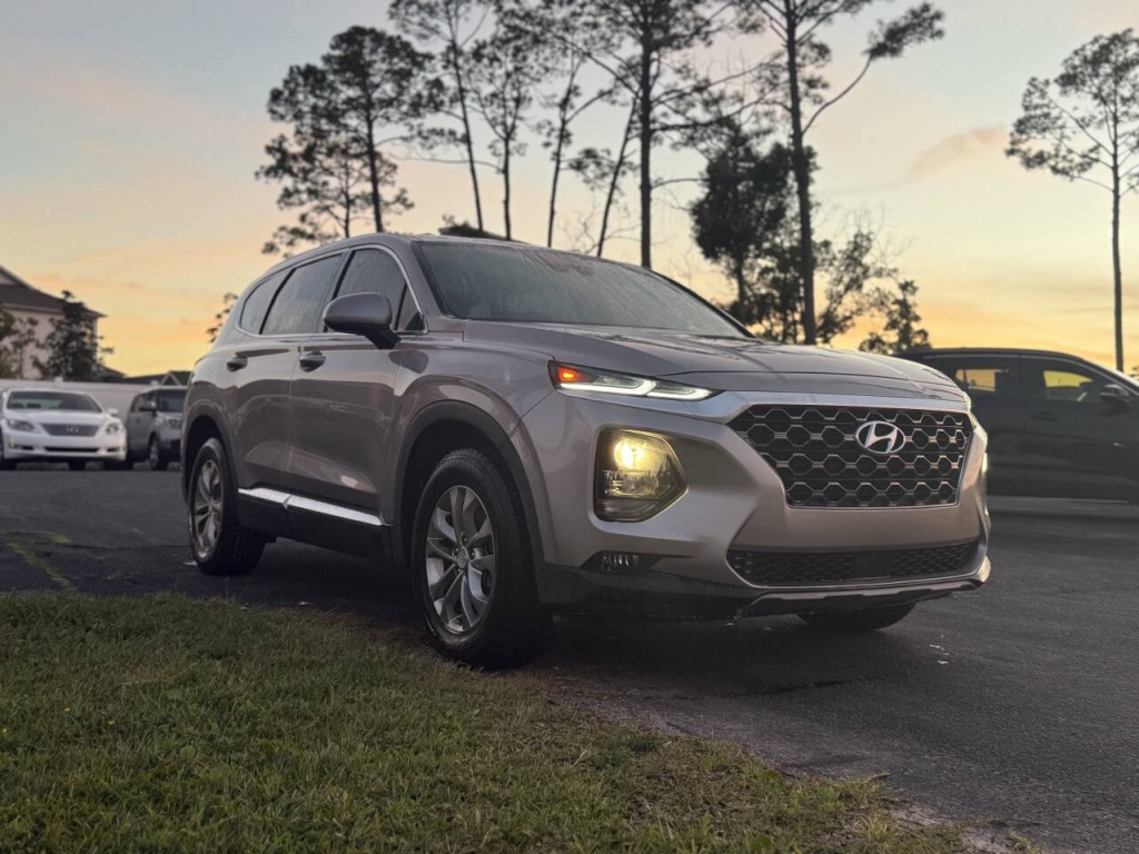 2020 Hyundai Santa Fe Image 3