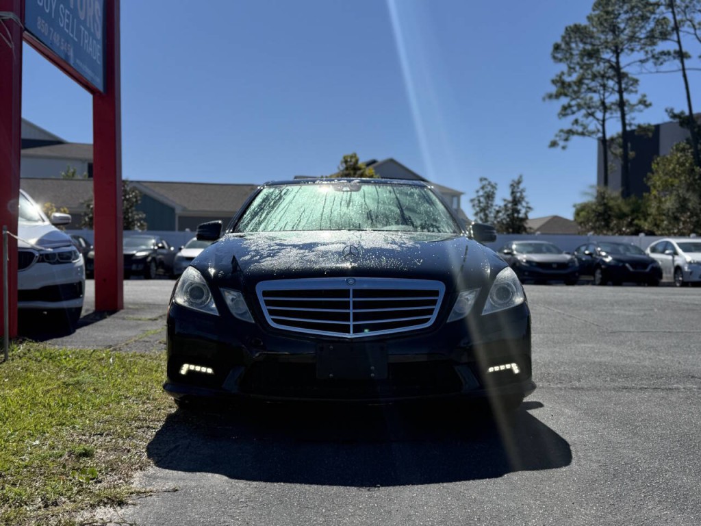 2010 Mercedes-Benz E-Class Image 2