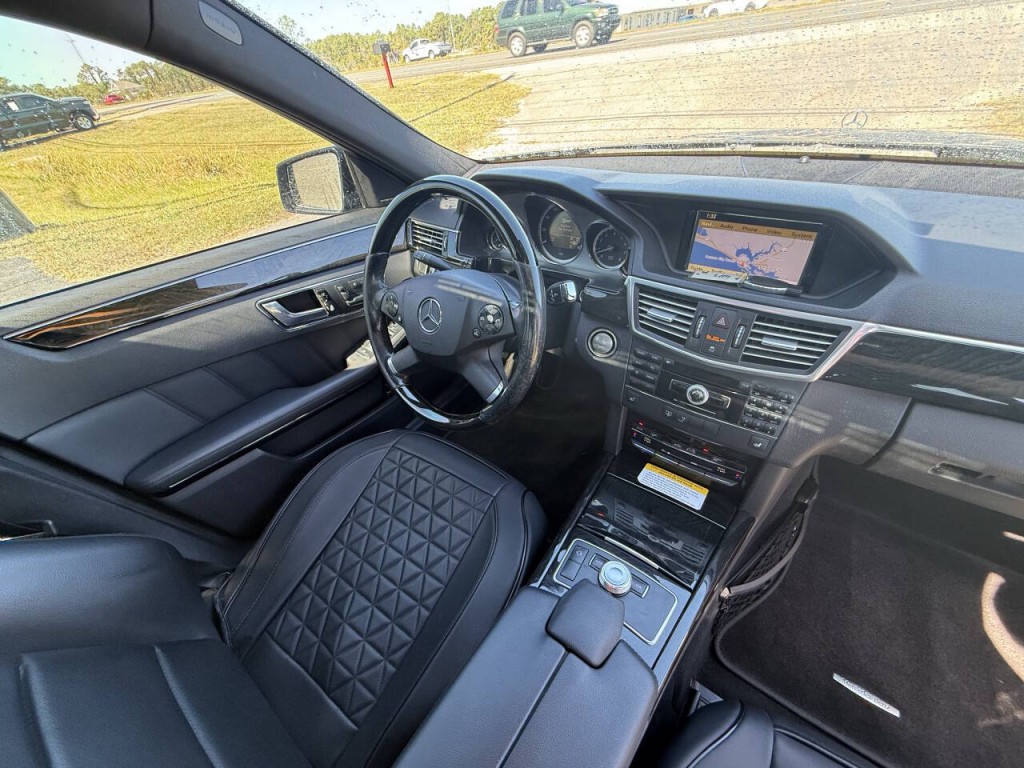 2010 Mercedes-Benz E-Class Image 9