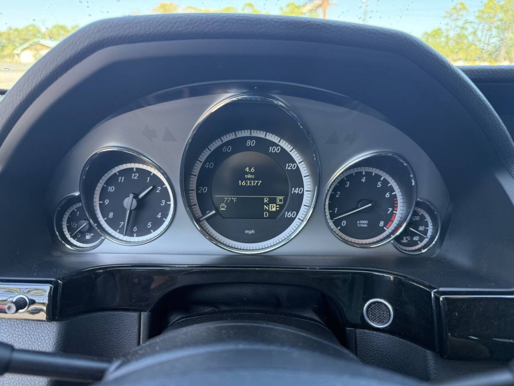 2010 Mercedes-Benz E-Class Image 12