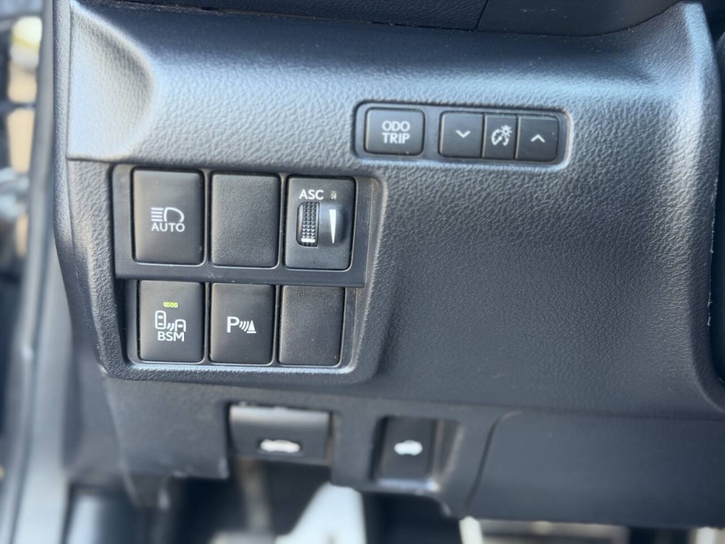 2020 Lexus RC 300 Image 16