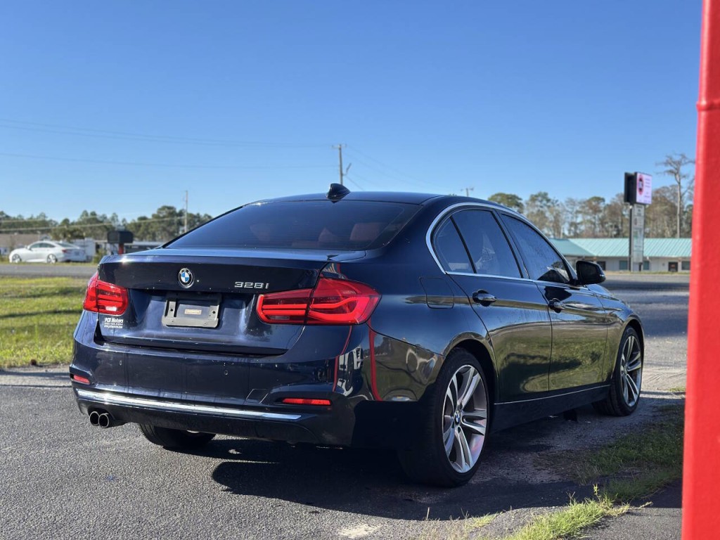 2016 BMW 3 Series Image 6