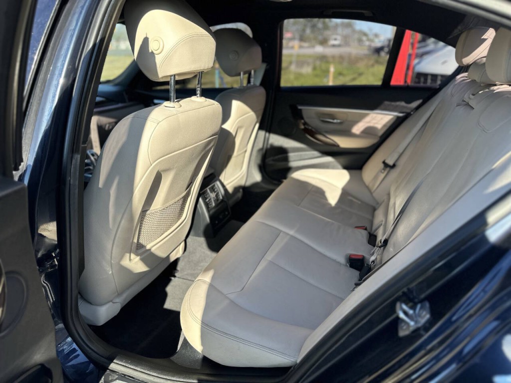 2016 BMW 3 Series Image 9