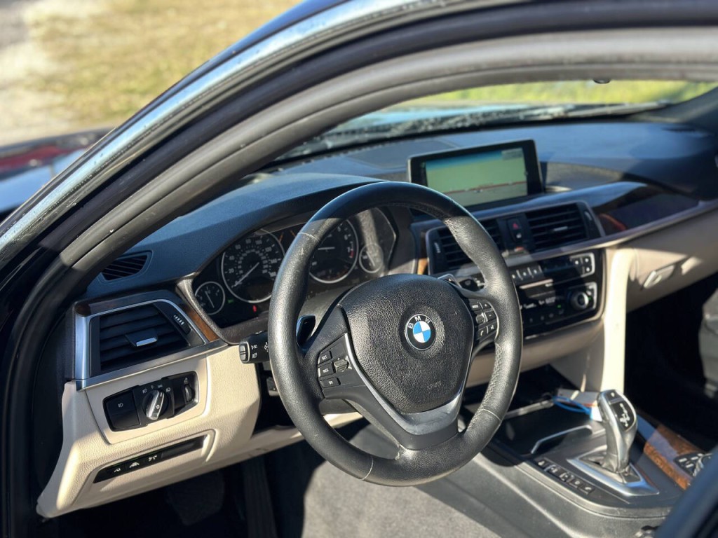 2016 BMW 3 Series Image 10