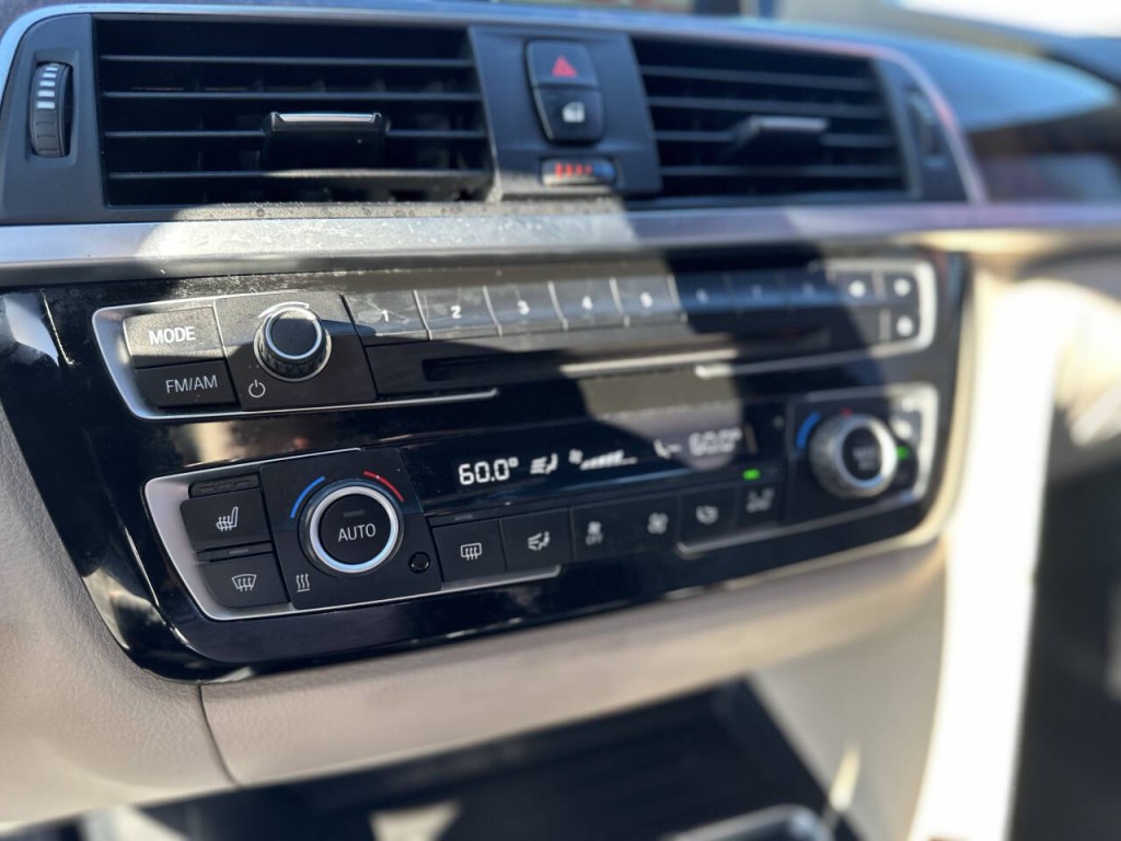 2016 BMW 3 Series Image 13