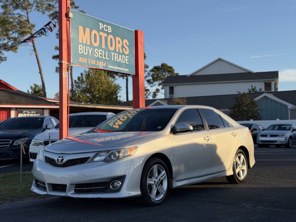 2013 Toyota Camry Image 1