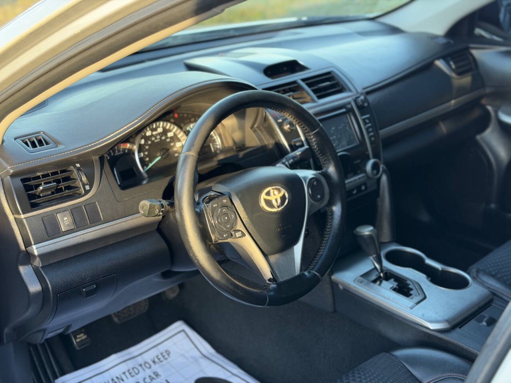 2013 Toyota Camry Image 5