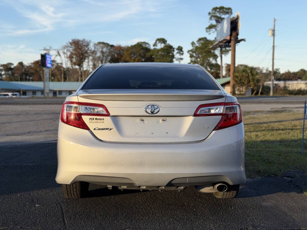 2013 Toyota Camry Image 6