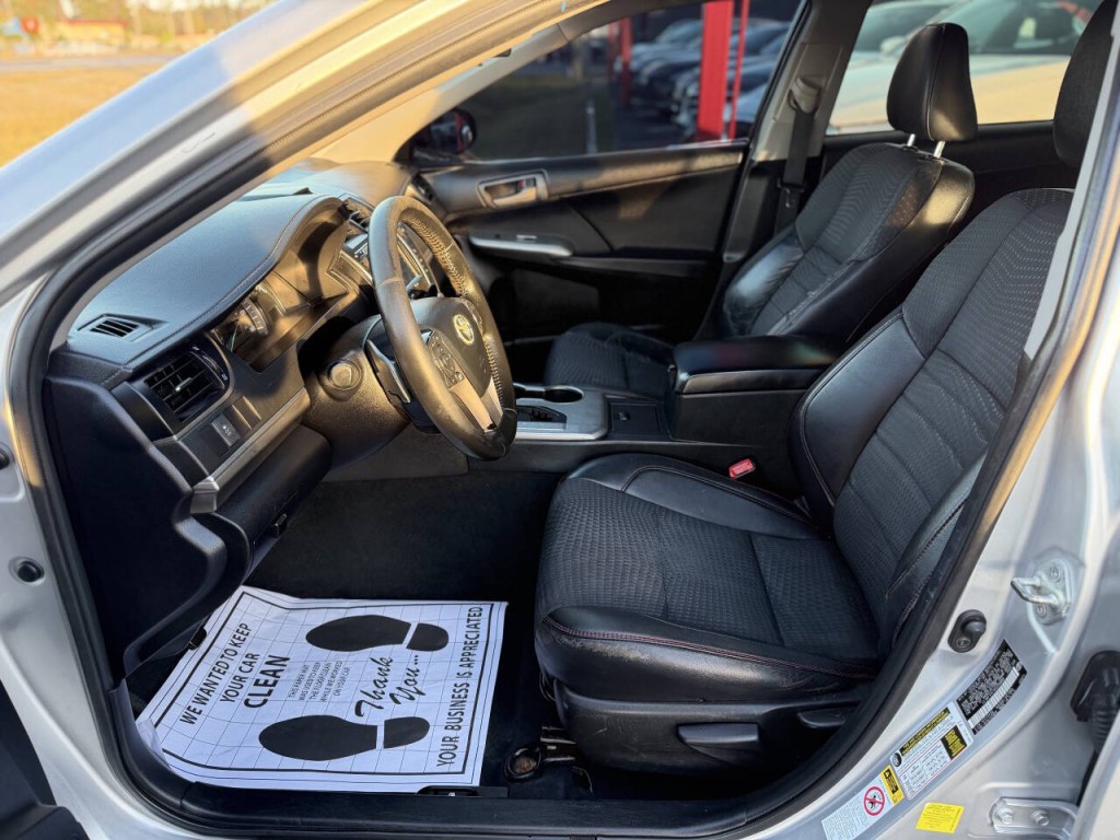 2013 Toyota Camry Image 11