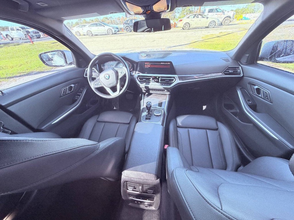 2020 BMW 3 Series Image 9