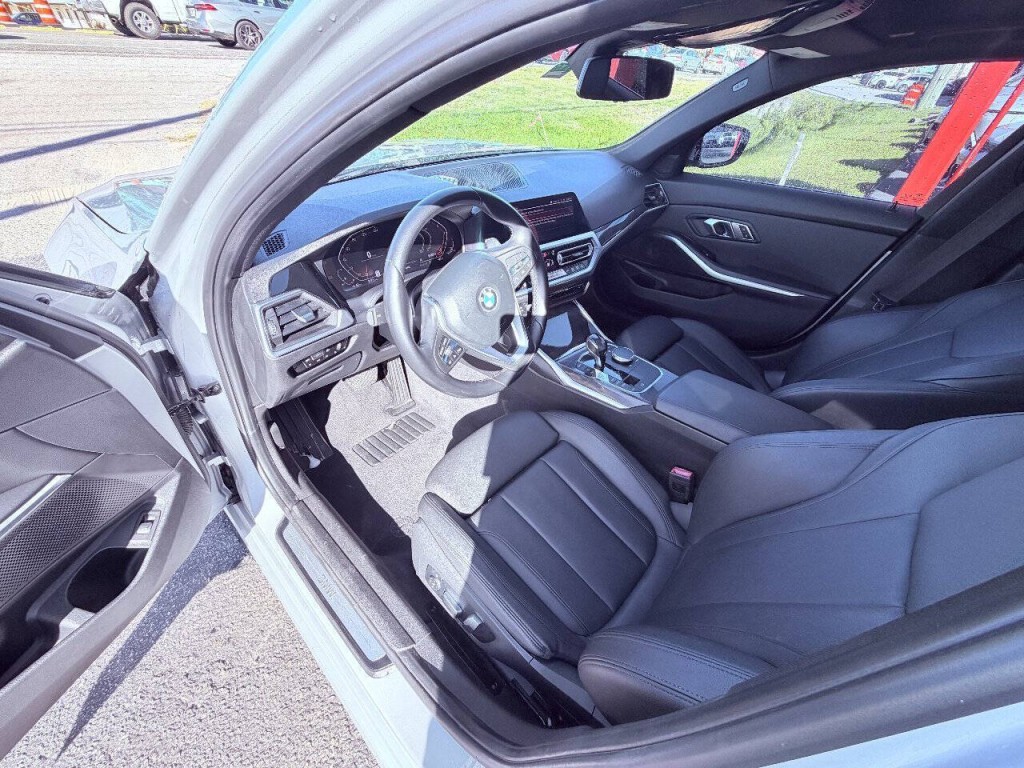 2020 BMW 3 Series Image 11