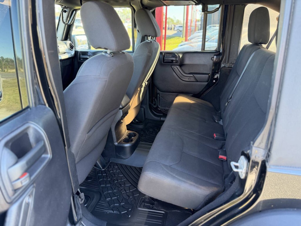 2016 Jeep Wrangler Unlimited Image 9