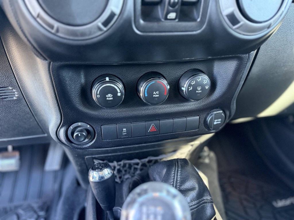 2016 Jeep Wrangler Unlimited Image 15