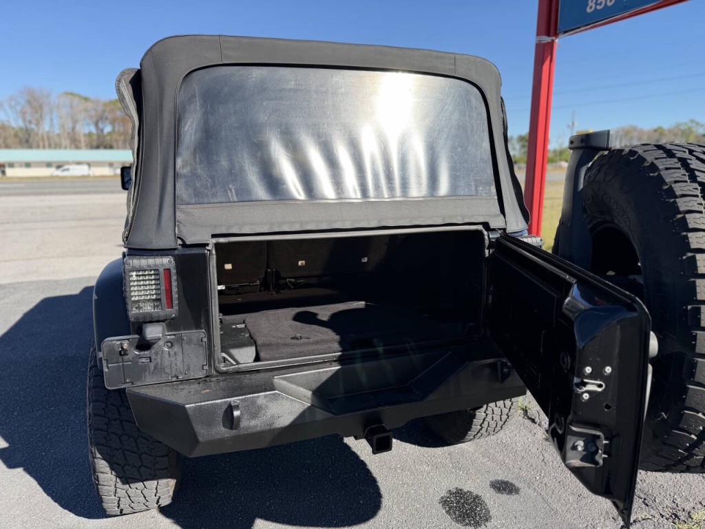 2016 Jeep Wrangler Unlimited Image 19