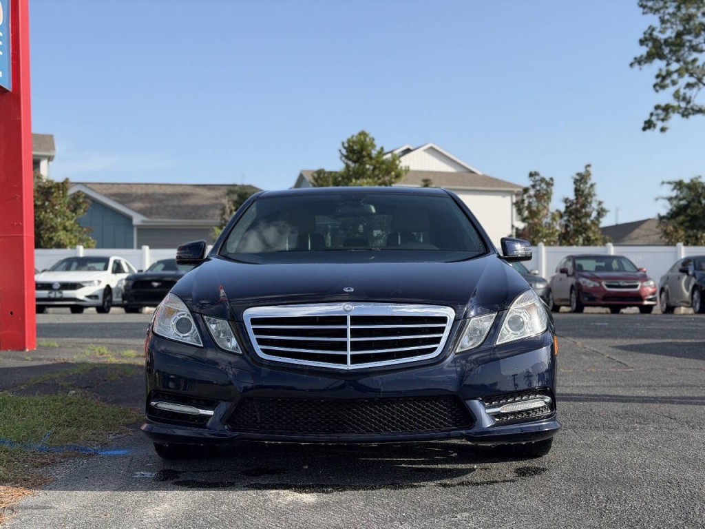 2012 Mercedes-Benz E-Class Image 2