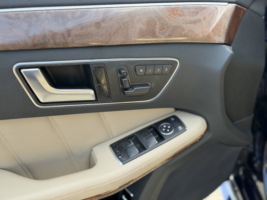 2012 Mercedes-Benz E-Class Image 8