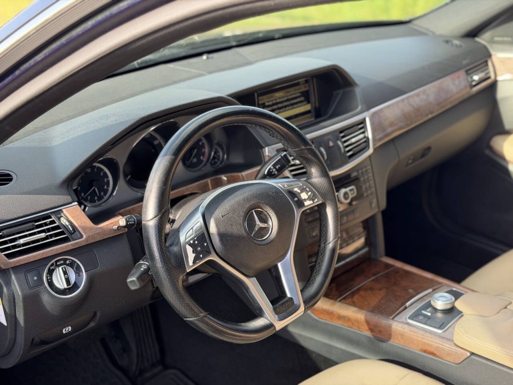 2012 Mercedes-Benz E-Class Image 9