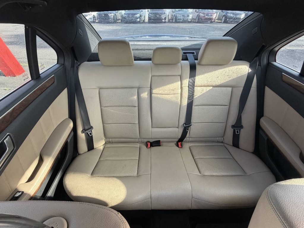2012 Mercedes-Benz E-Class Image 12