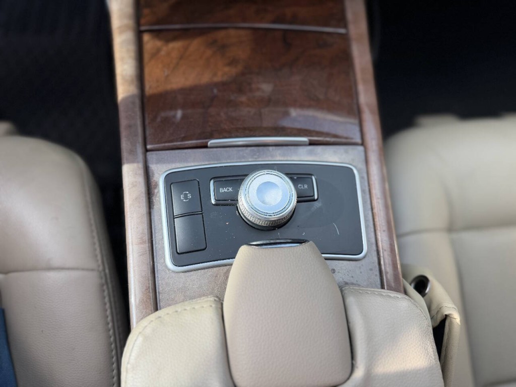 2012 Mercedes-Benz E-Class Image 17