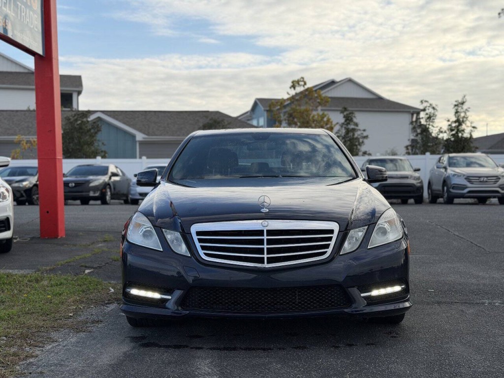 2012 Mercedes-Benz E-Class Image 2