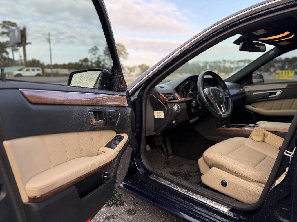 2012 Mercedes-Benz E-Class Image 8