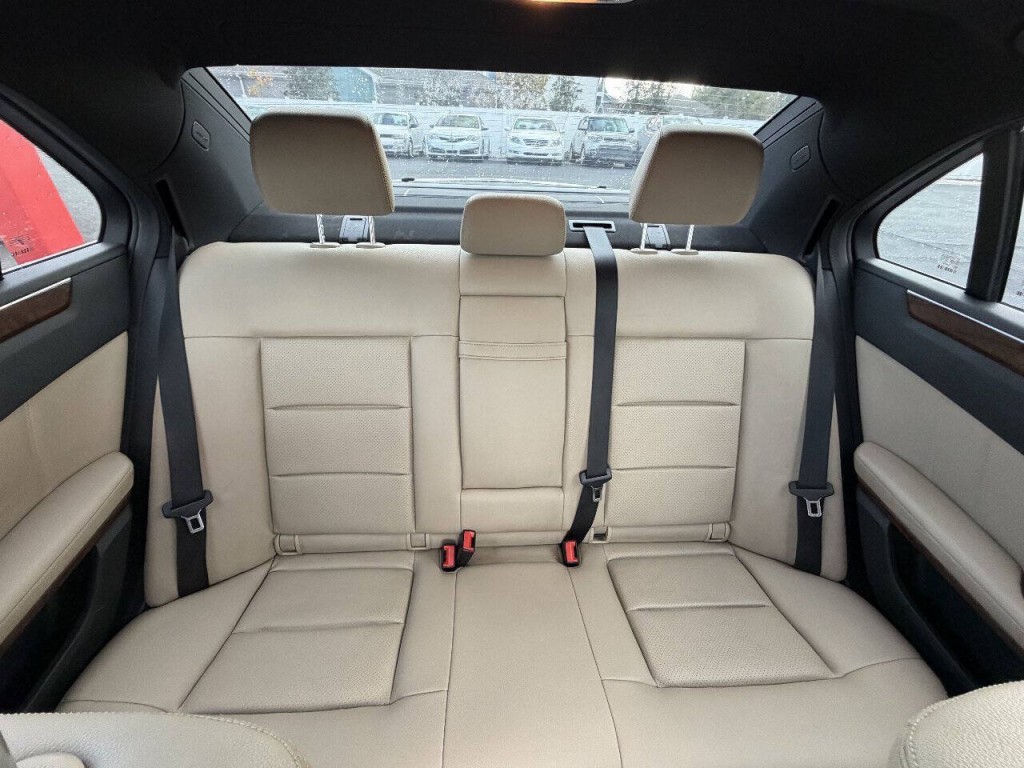 2012 Mercedes-Benz E-Class Image 15