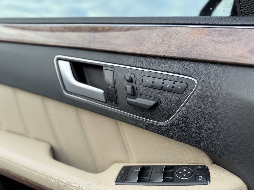 2012 Mercedes-Benz E-Class Image 18