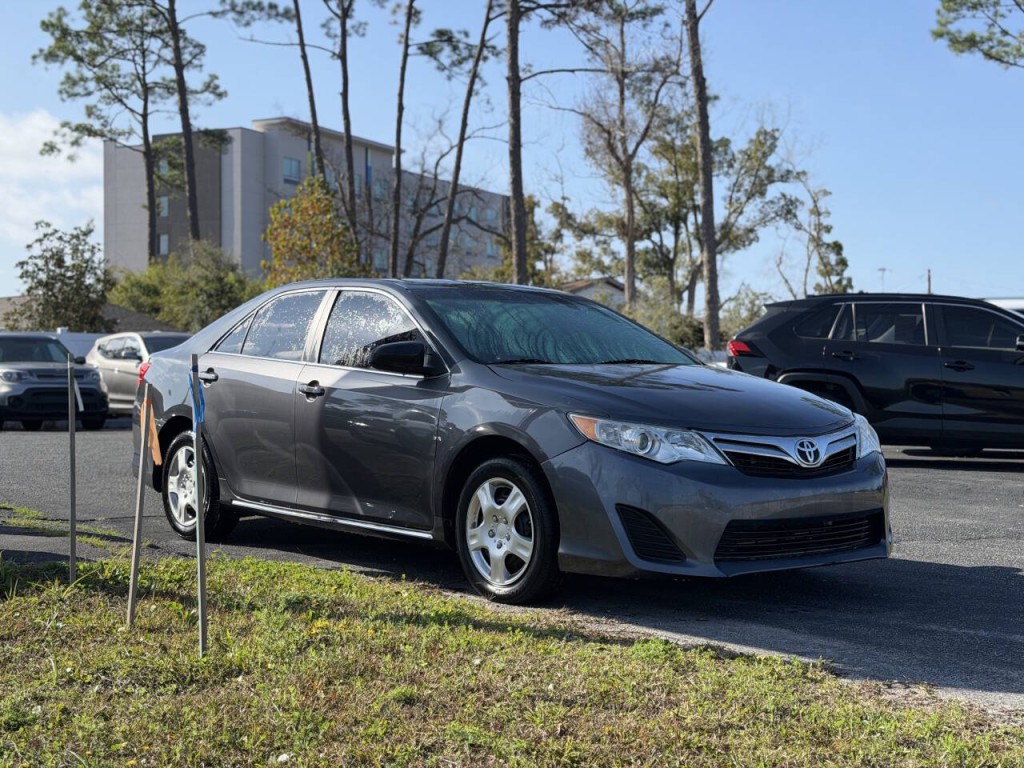 2012 Toyota Camry Image 3