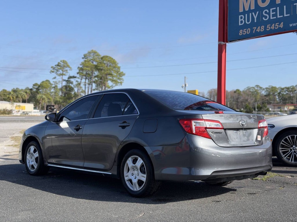 2012 Toyota Camry Image 5