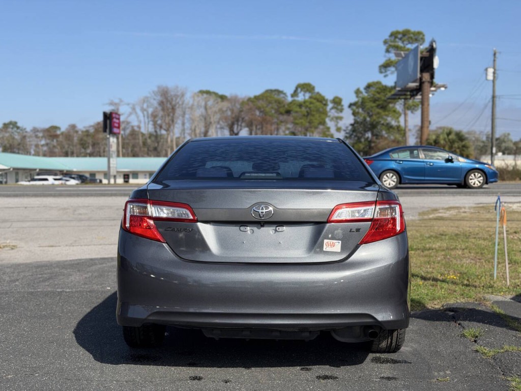 2012 Toyota Camry Image 6